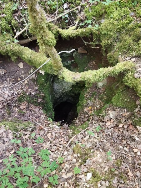 Gffre Combe de Presmes
Ce gouffre est situé sur le territoire de la Commune de Bligny-sur-Ouche (et pas d'Aubaine comme indiqué sur la Topo)
Fichier manquant